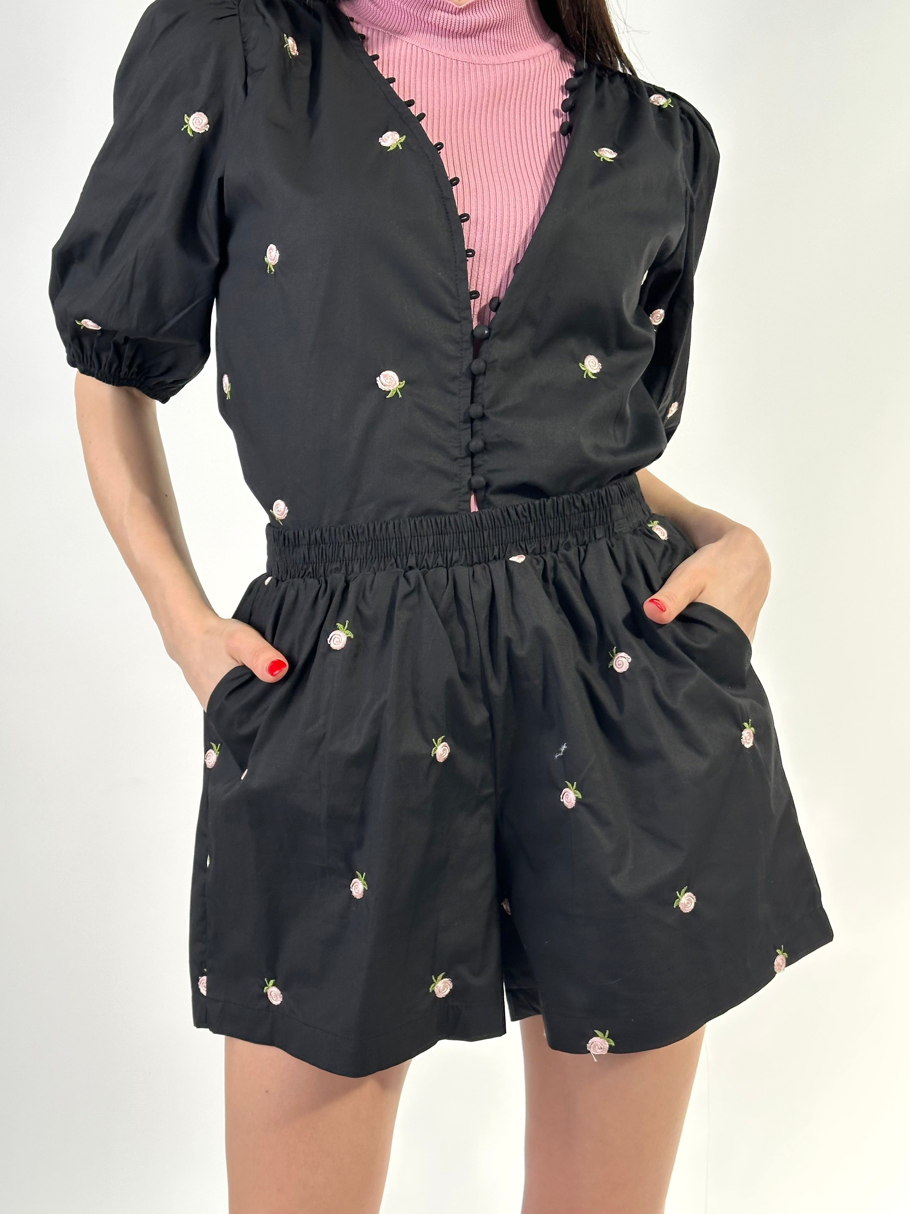 Camicia in cotone rose ricamate nero