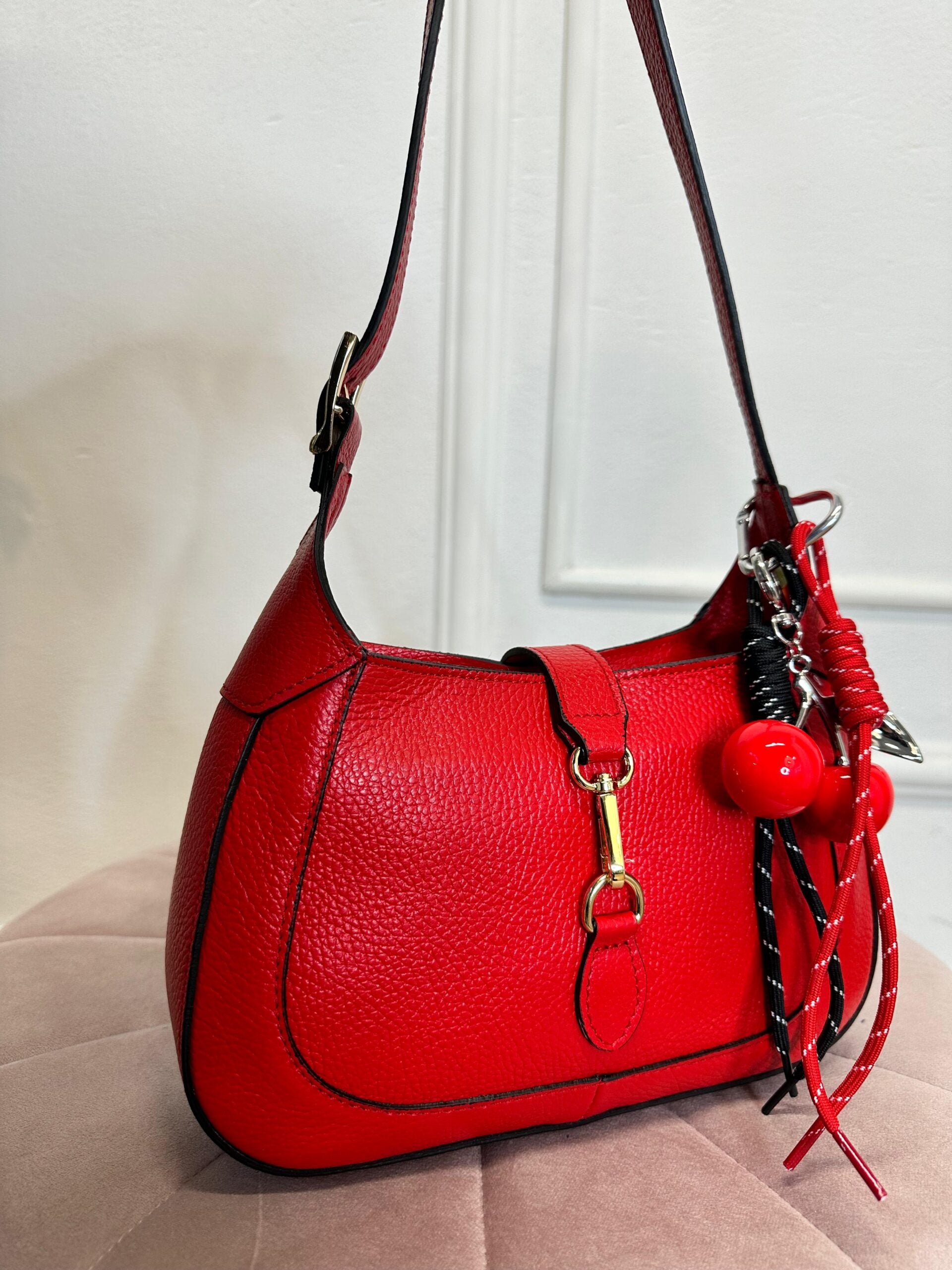 CLEO - 4 colori