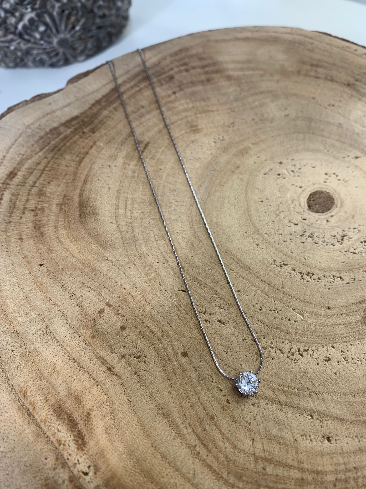 COLLANA punto luce
