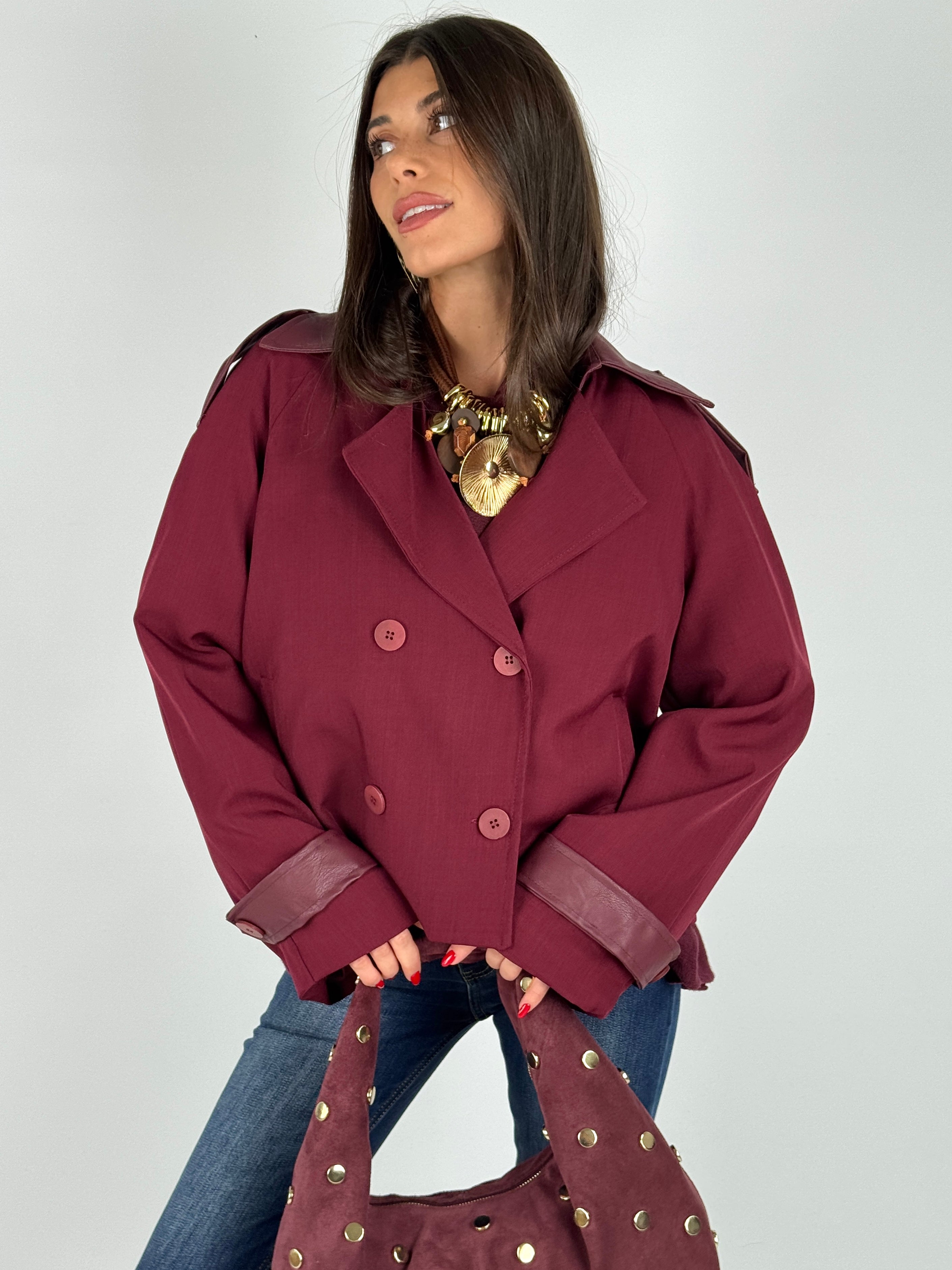 Trench corto Amelia bordeaux