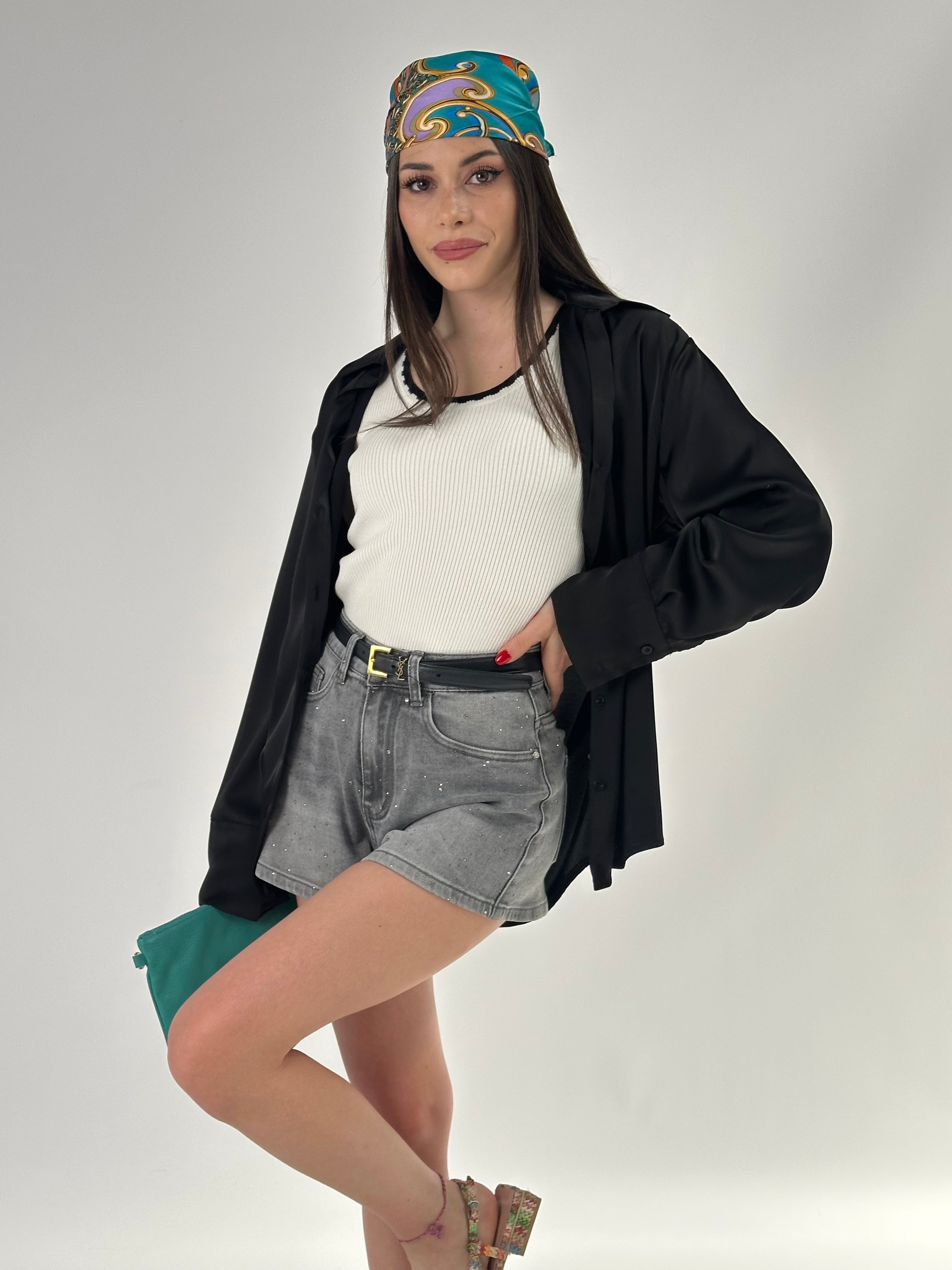 Shorts Jeans nero con zirconi