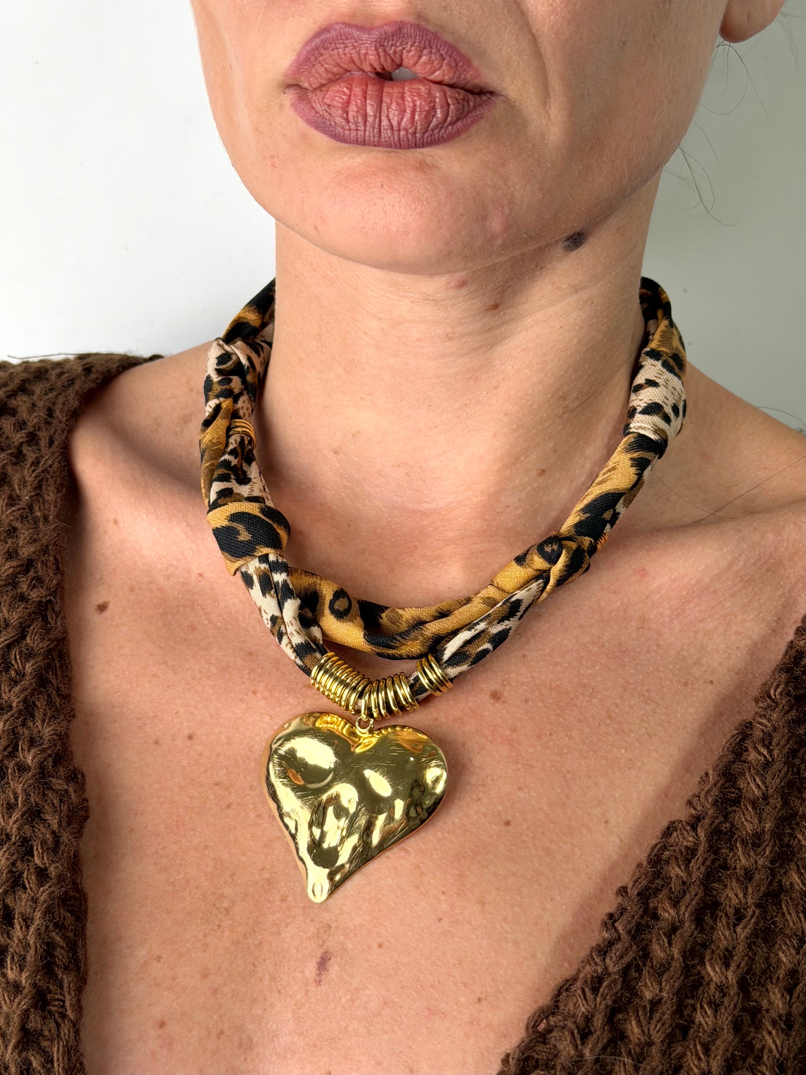 Collana bandana Leopard cuore stone