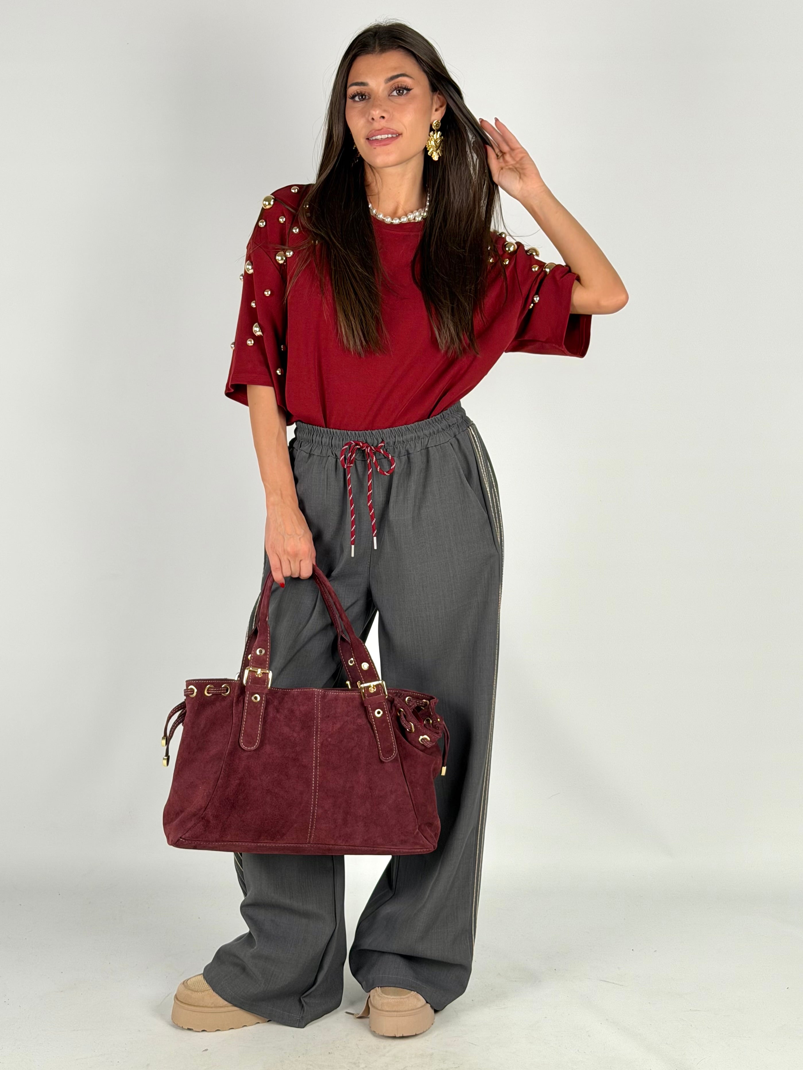 T-shirt borchiata bordeaux