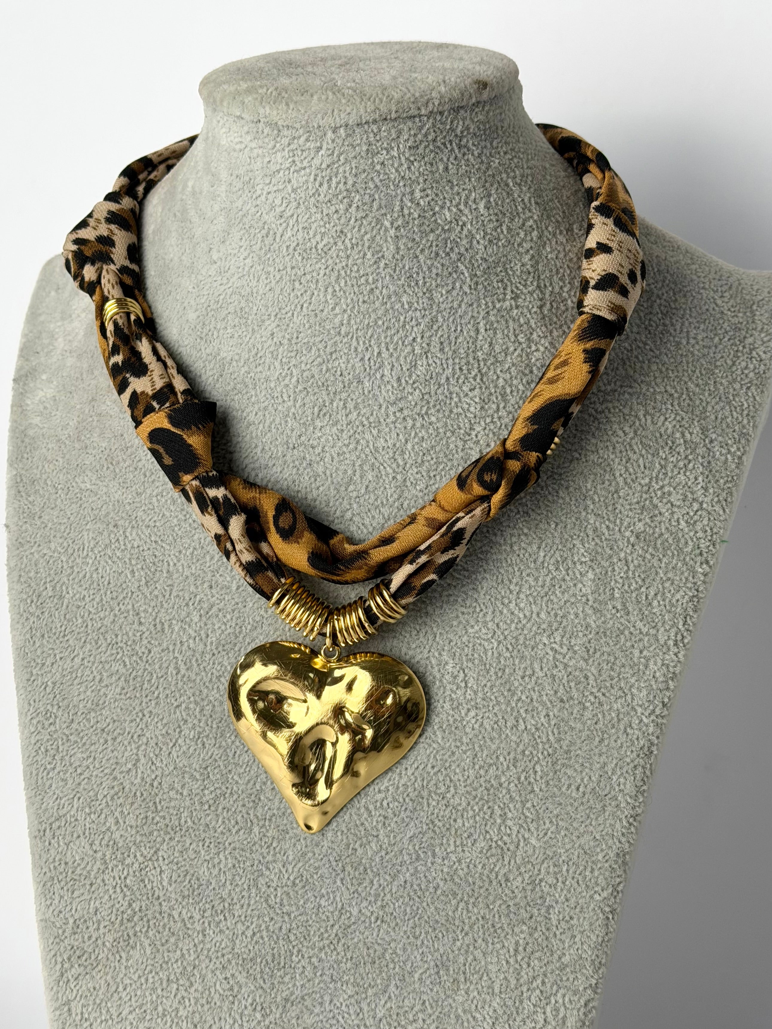 Collana bandana Leopard cuore stone