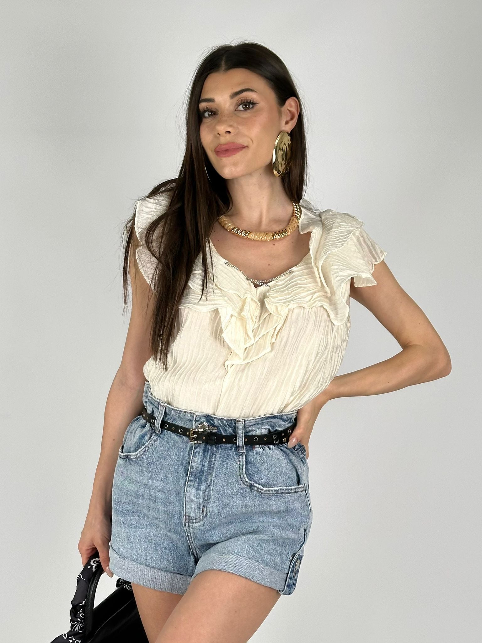 Camicia maniche volant e laccetto zirconato bianca