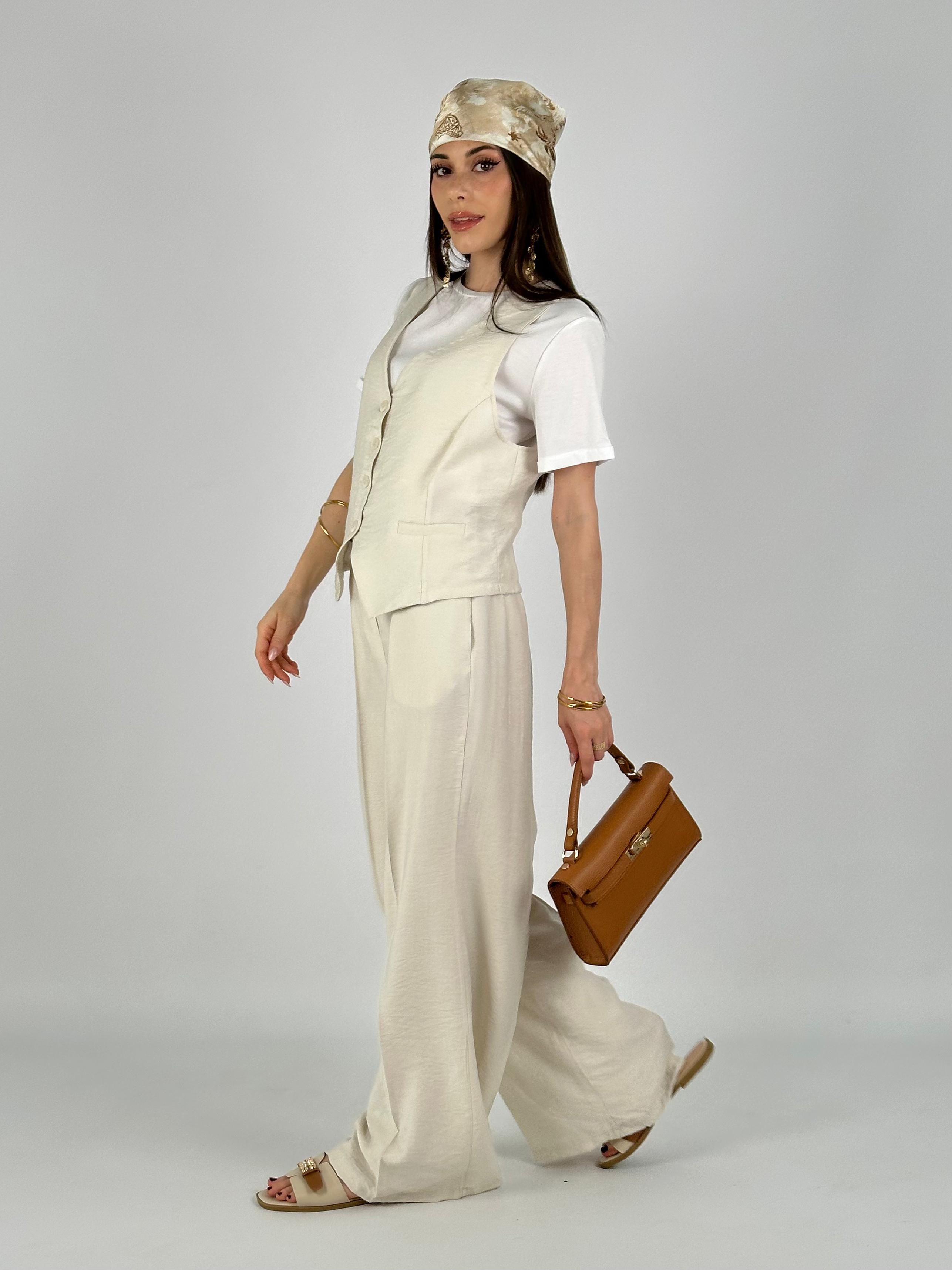 Completo gilet e pantalone beige