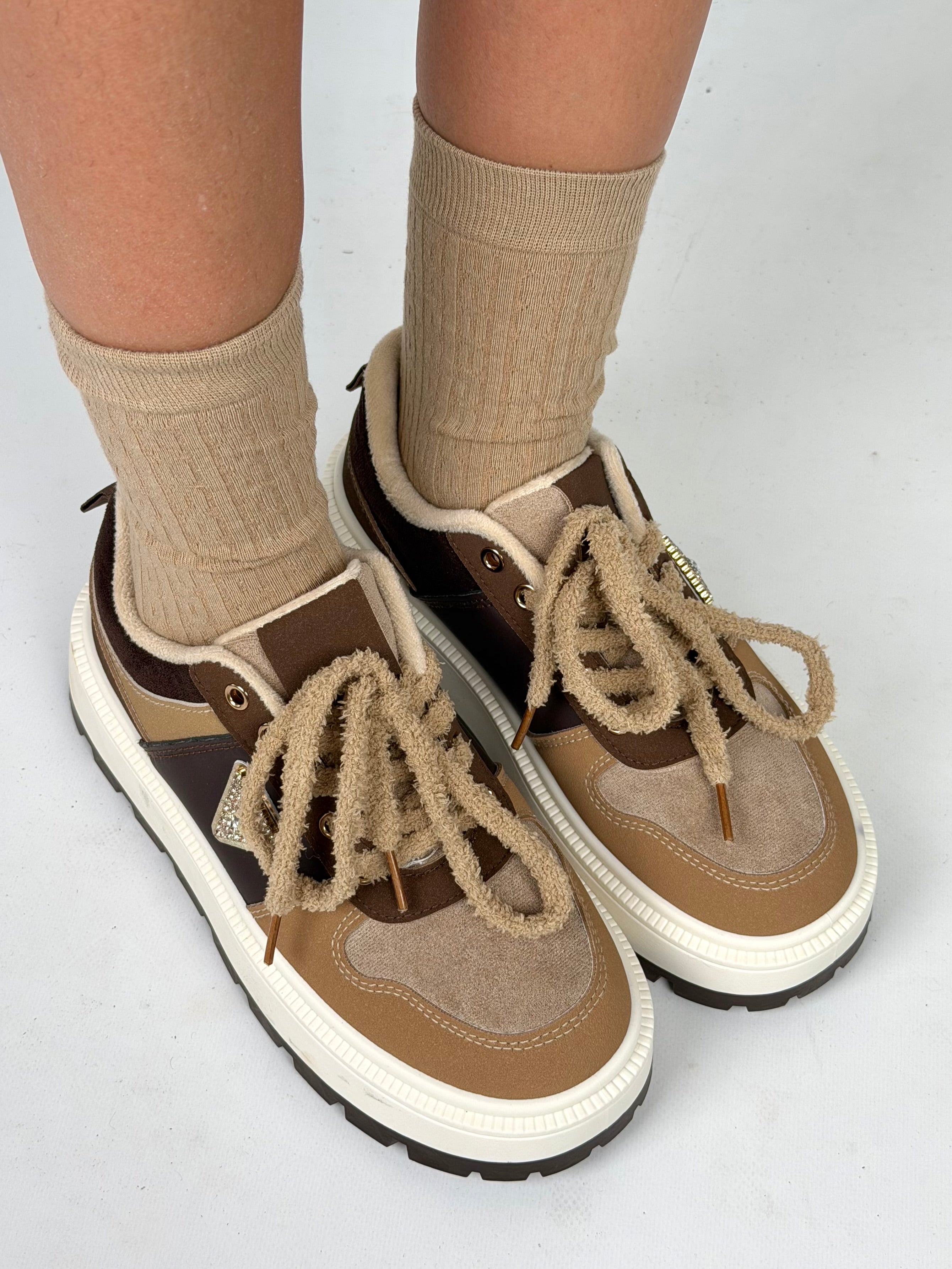 Sneakers lacci teddy