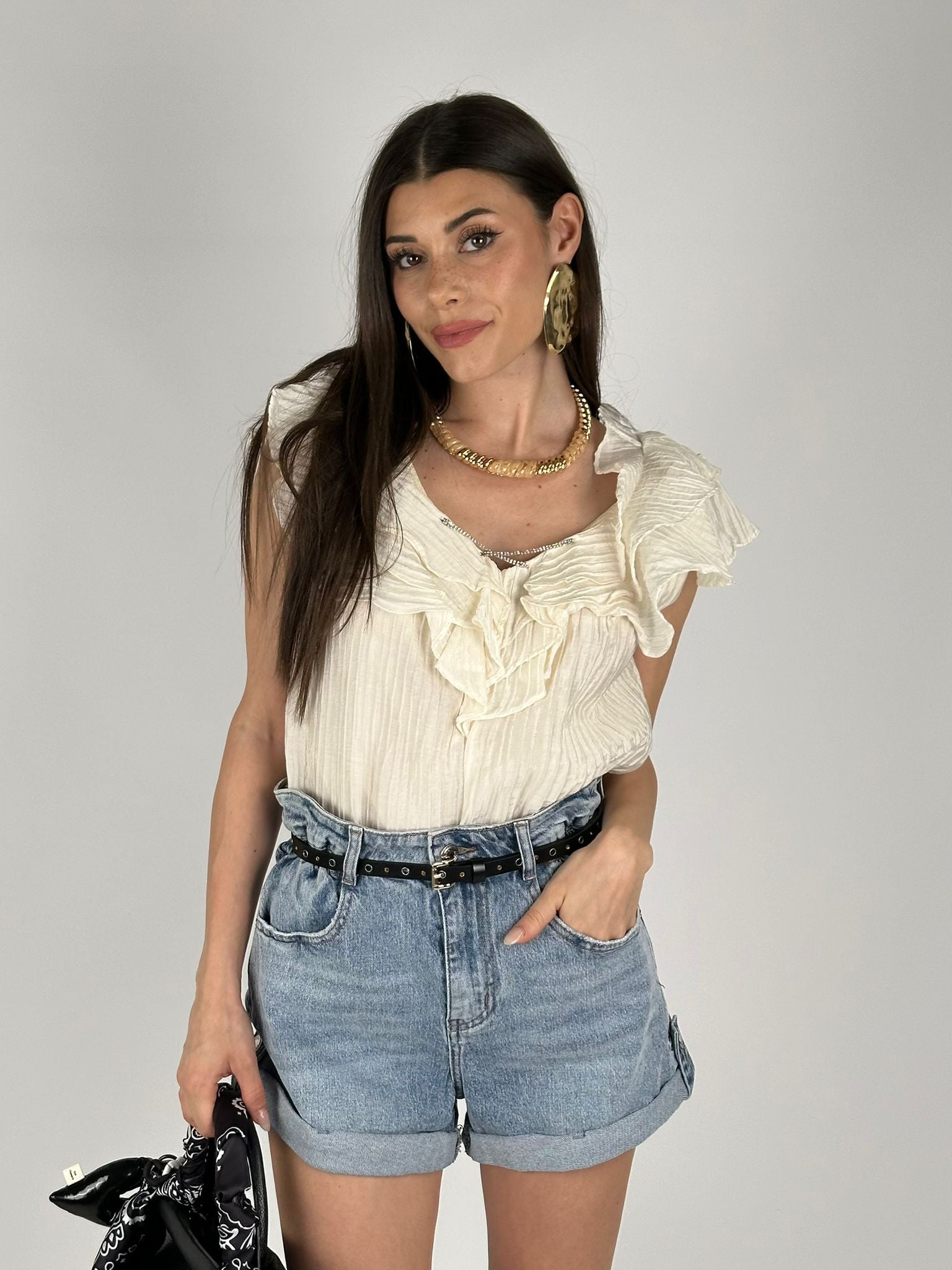 Camicia maniche volant e laccetto zirconato bianca