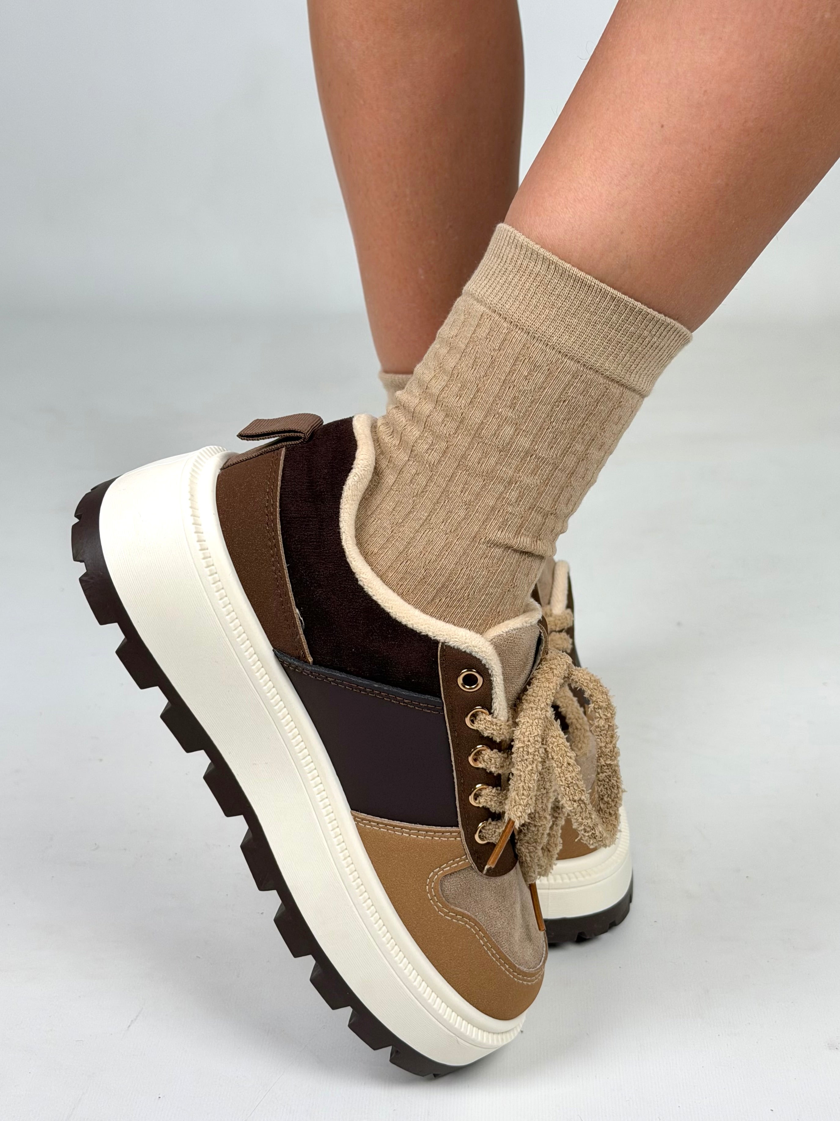 Sneakers lacci teddy